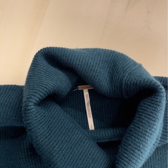 nwt FREE PEOPLE softly structured oversized tunic turtleneck sweater deep jade - Picture 4 of 7